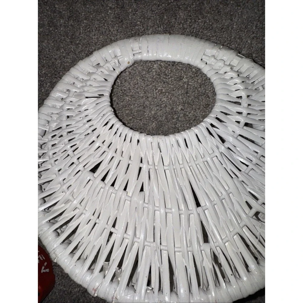 Vtg Wicker Basket Round White Wall Pocket Rustic Painted Boho Farmhouse 8-10”
